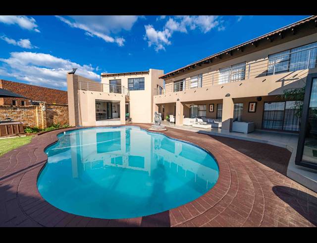 4 BEDROOM FREESTANDING FOR SALE IN SUNAIR PARK